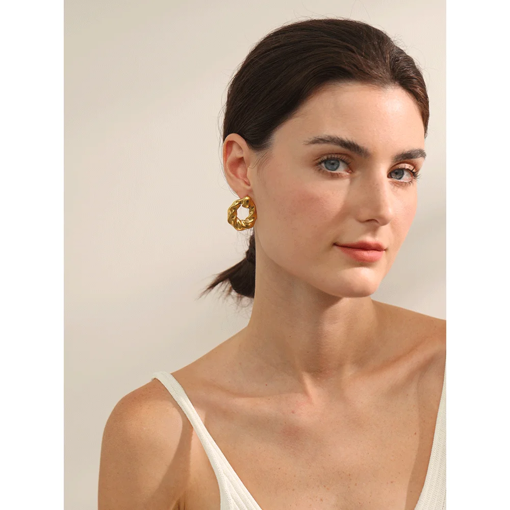 Boucles d'oreilles rondes en acier inoxydable doré 18k  | Arwa - 1