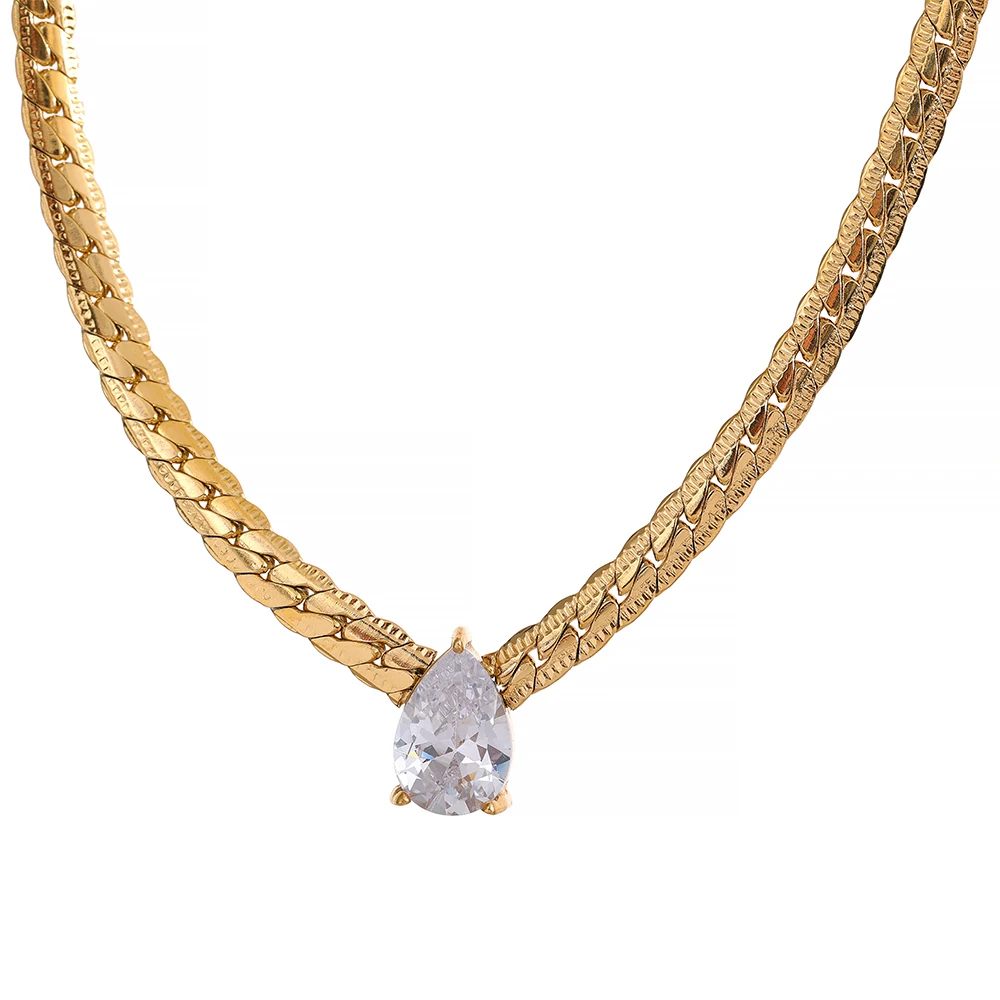 Collier en acier inoxydable plaqué or 18K avec zirconia cubic | Dema