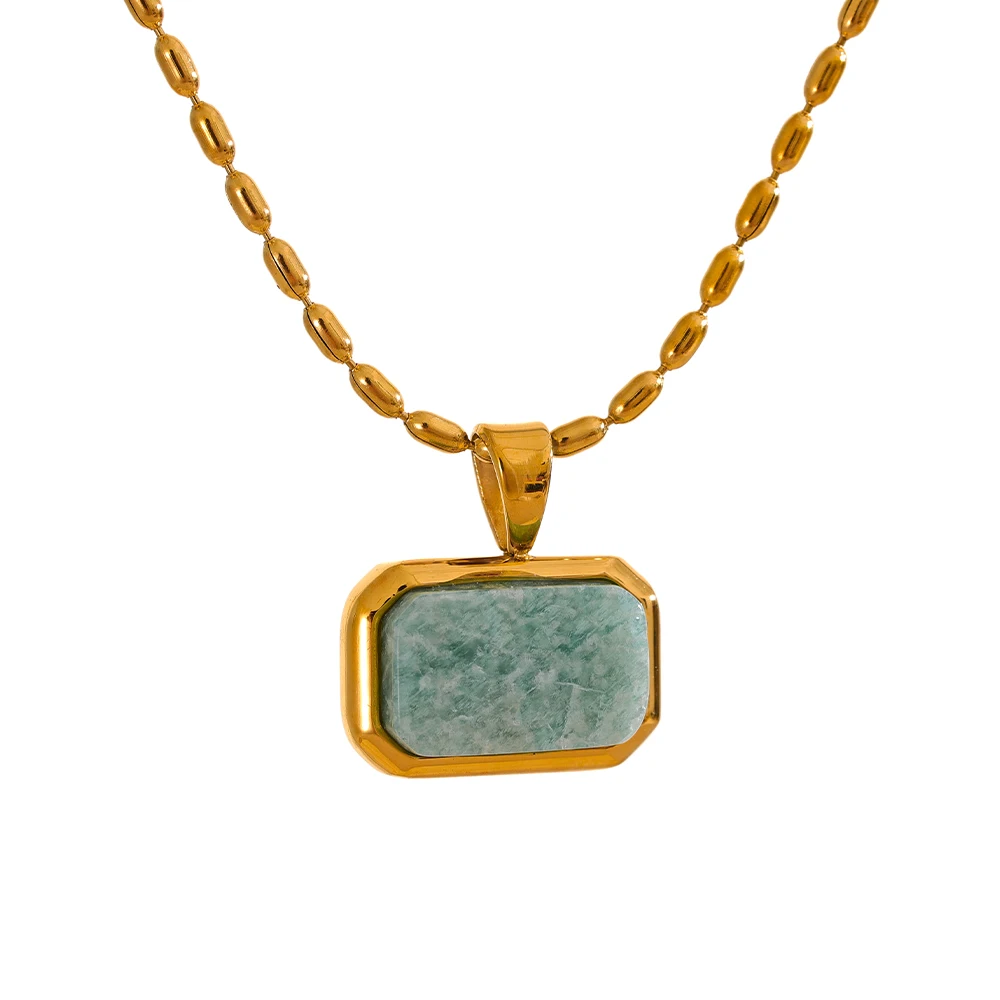 Pendentif en amazonite carré sur collier en acier inoxydable chic et résistant à l'eau | Iona